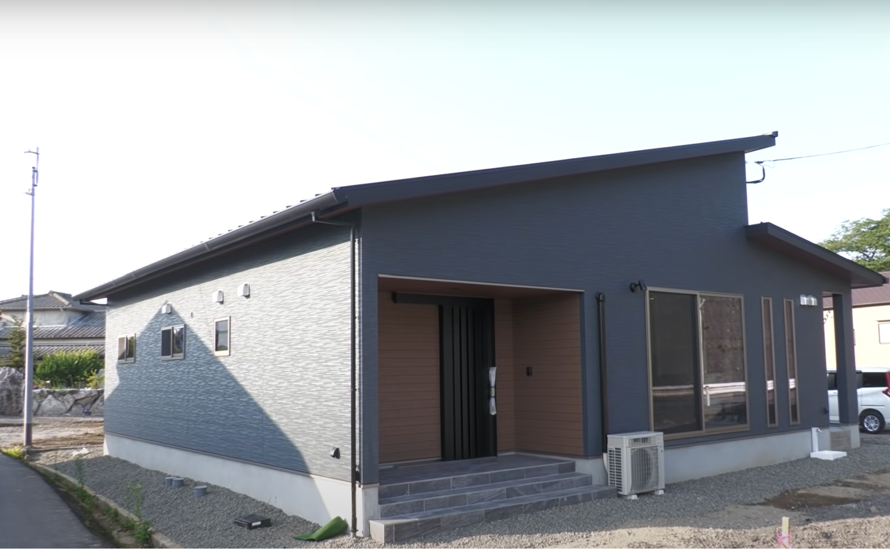 ブルーグレーの外壁でかっこいい家に!施工例もご紹介 - リブタイムズ|戸建てを考える方のためのフリーマガジン